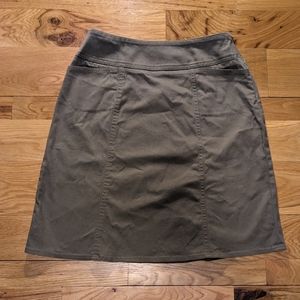 21" Chaus cotton skirt - light olive green - size 6